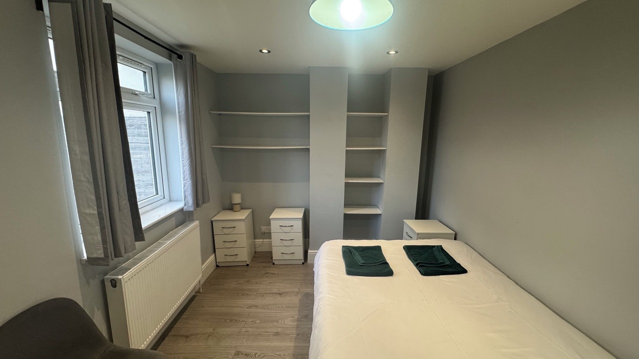 Photo of Bedroom in West Thornton