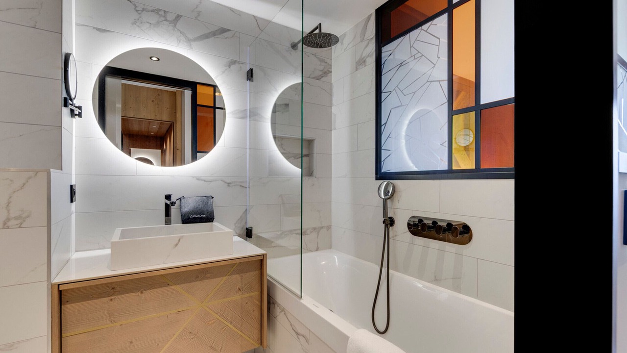 Photo of Bathroom in Arc-1800