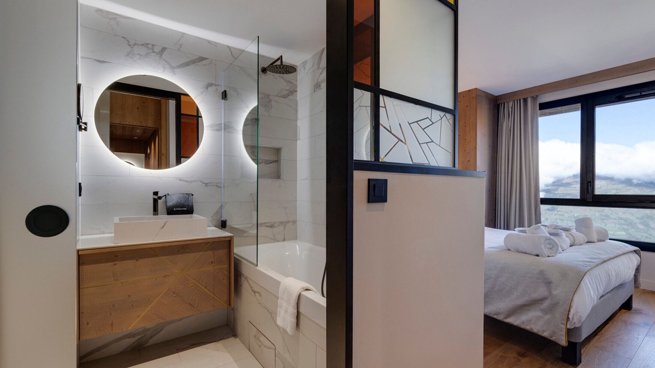 Photo of Bathroom in Arc-1800