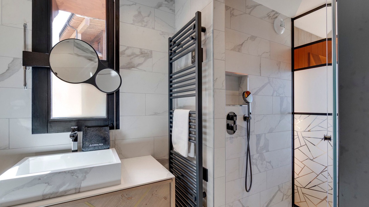 Photo of Bathroom in Arc-1800