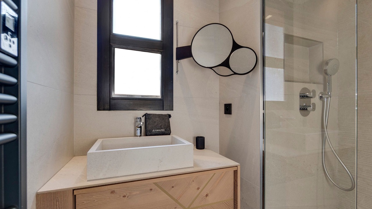 Photo of Bathroom in Arc-1800