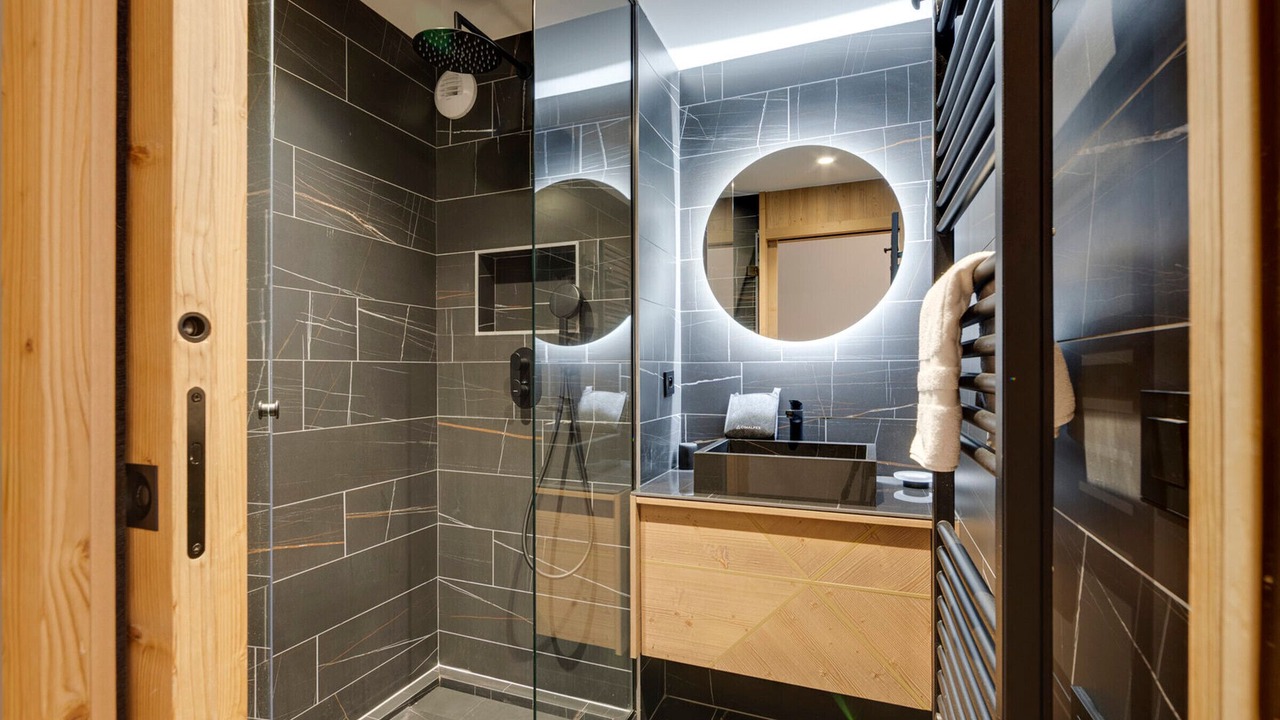 Photo of Bathroom in Arc-1800