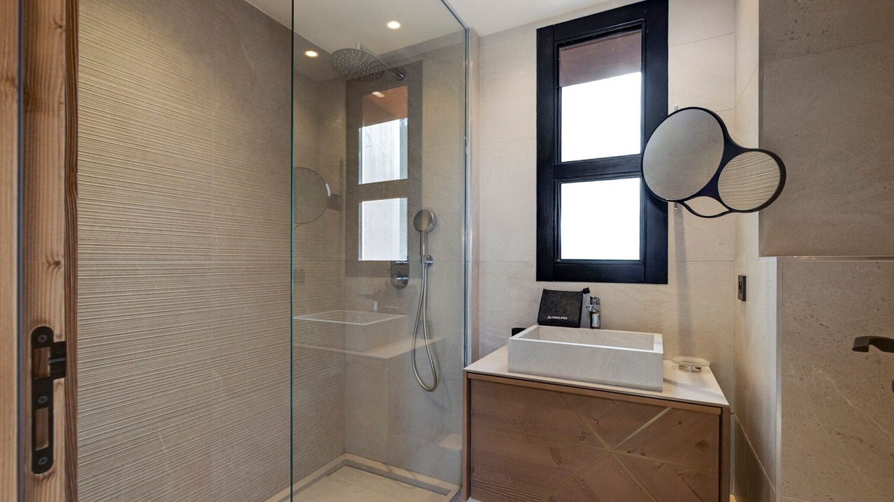 Photo of Bathroom in Arc-1800