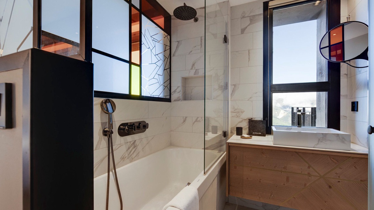 Photo of Bathroom in Arc-1800