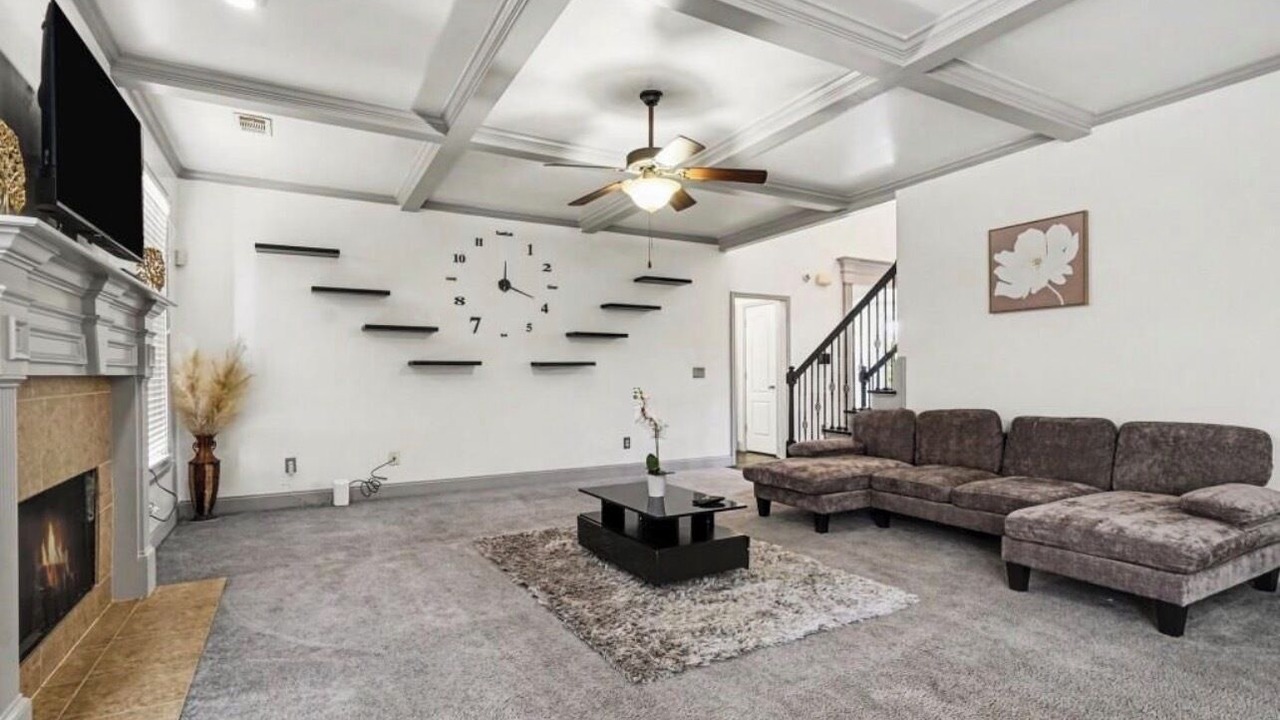 Photo of Livingroom in Lawrenceville