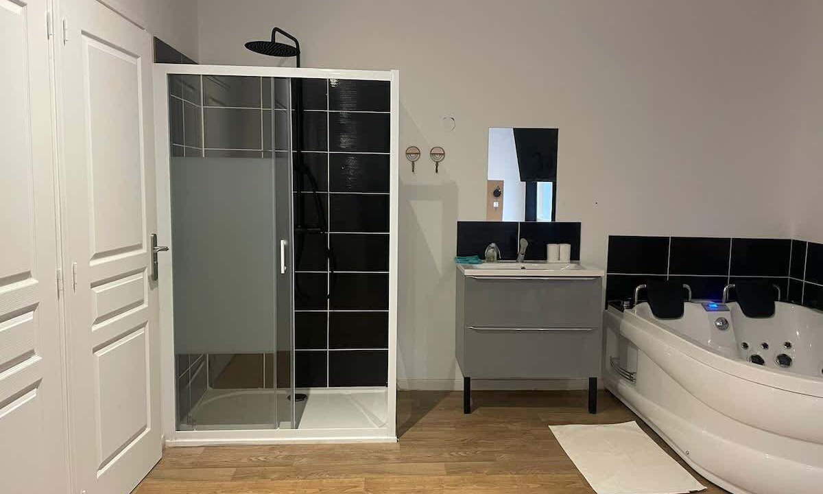 Photo of Bathroom in Tourcoing