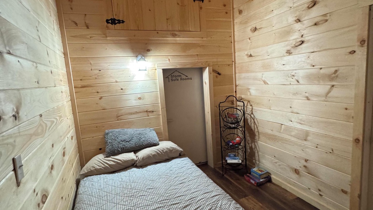 Photo of Bedroom in Pineville