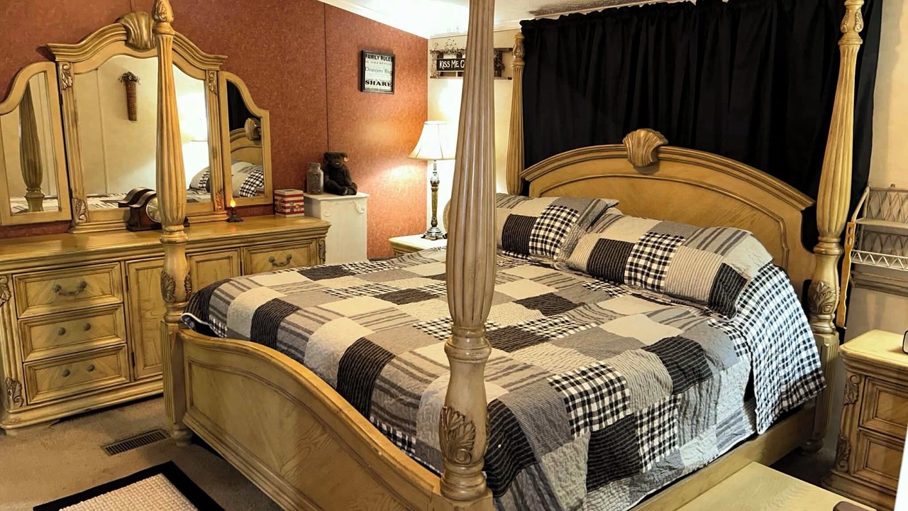 Photo of Bedroom in Winston