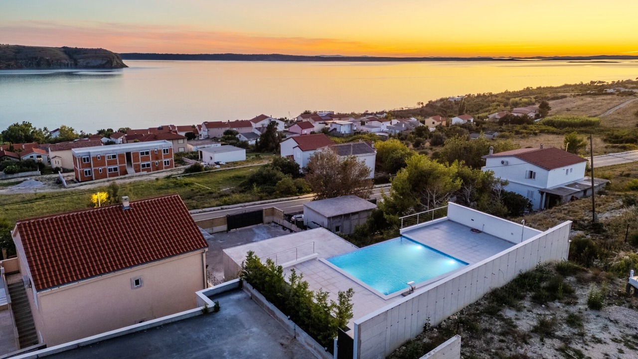 Photo of Outdoor in Rtina