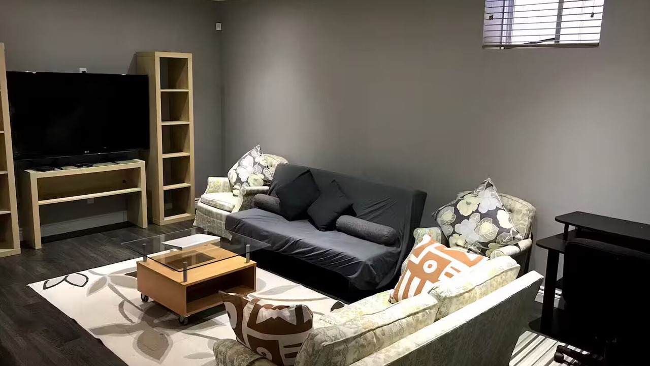 Photo of Livingroom in Thornhill