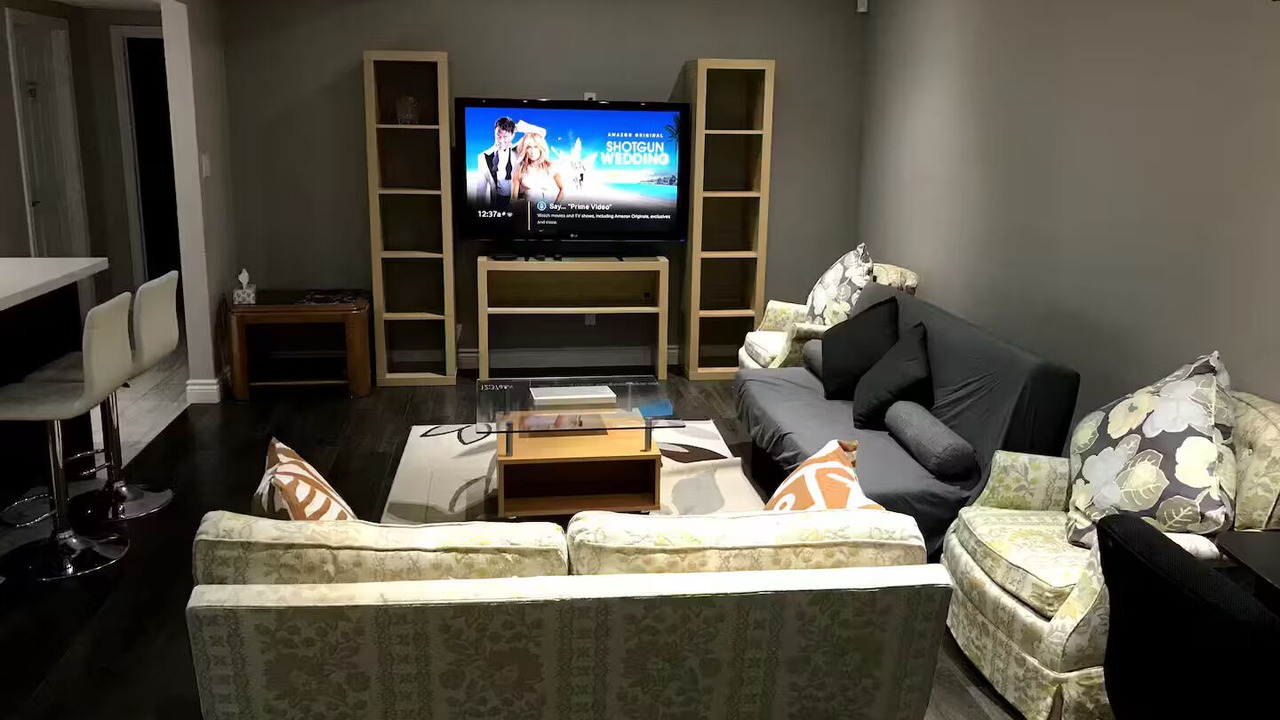 Photo of Livingroom in Thornhill
