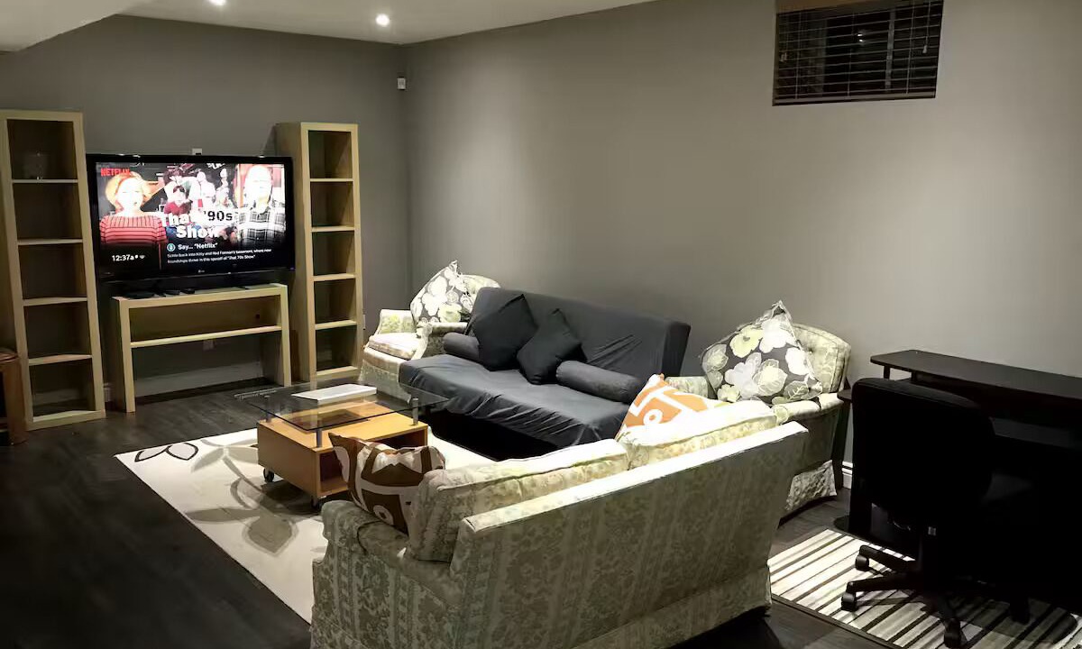 Photo of Livingroom in Thornhill