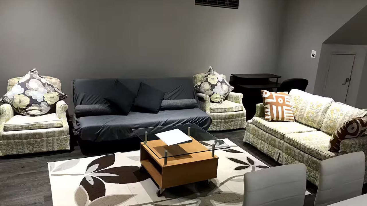 Photo of Livingroom in Thornhill
