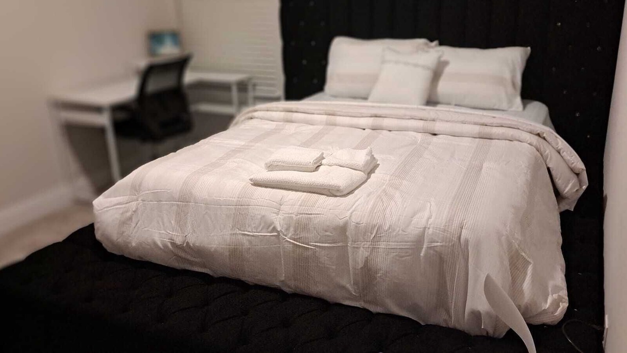 Photo of Bedroom in Venus