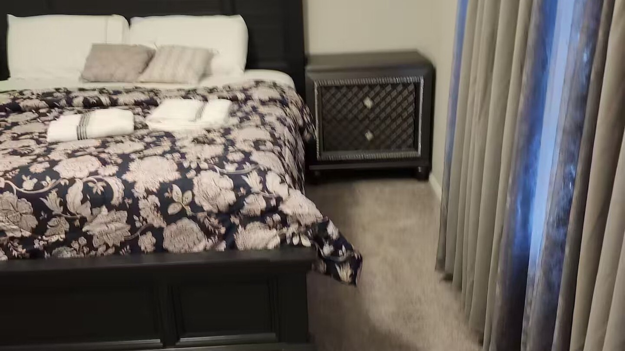 Photo of Bedroom in Venus