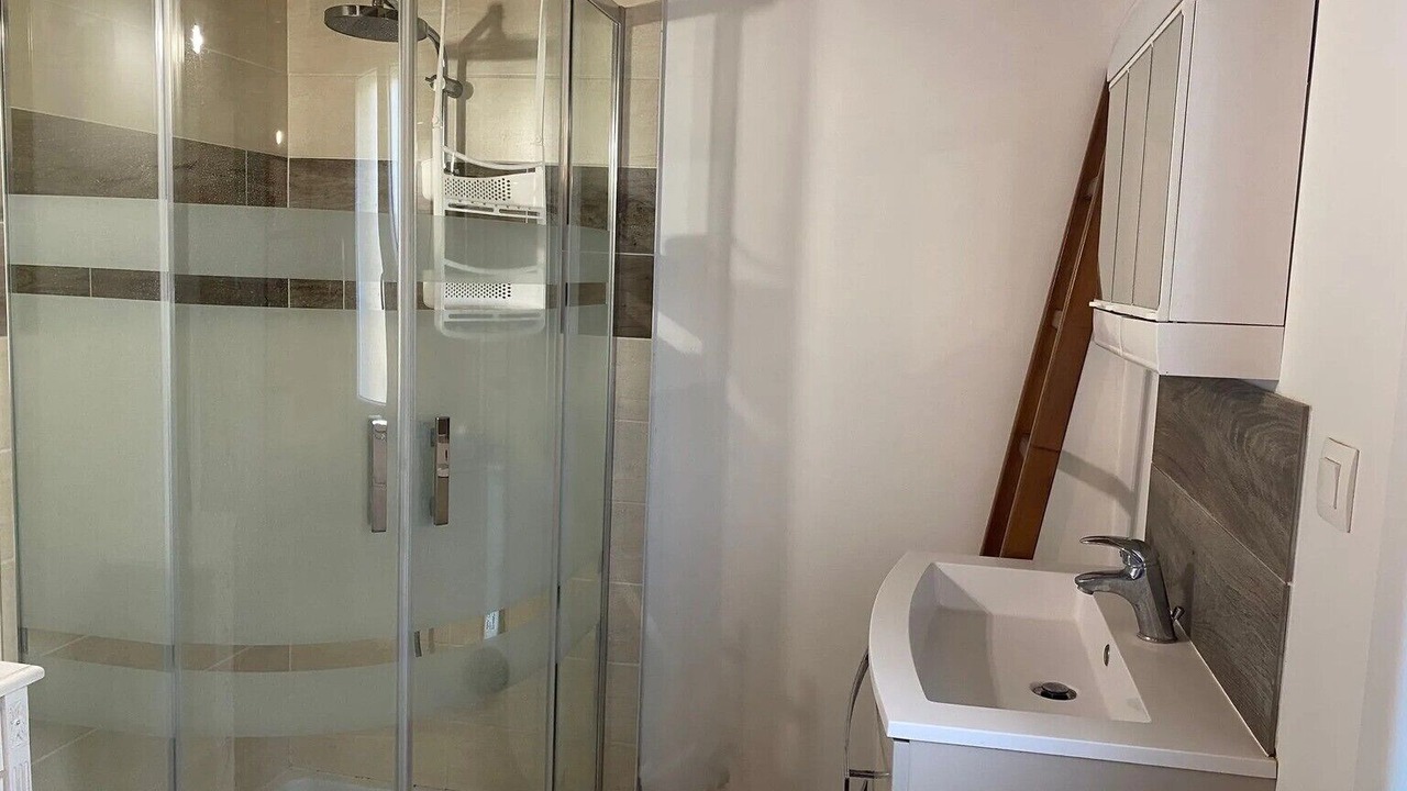 Photo of Bathroom in Cazes-Mondenard