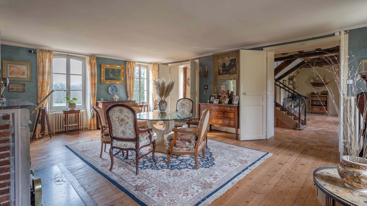 Photo of Others in L'Home-Chamondot