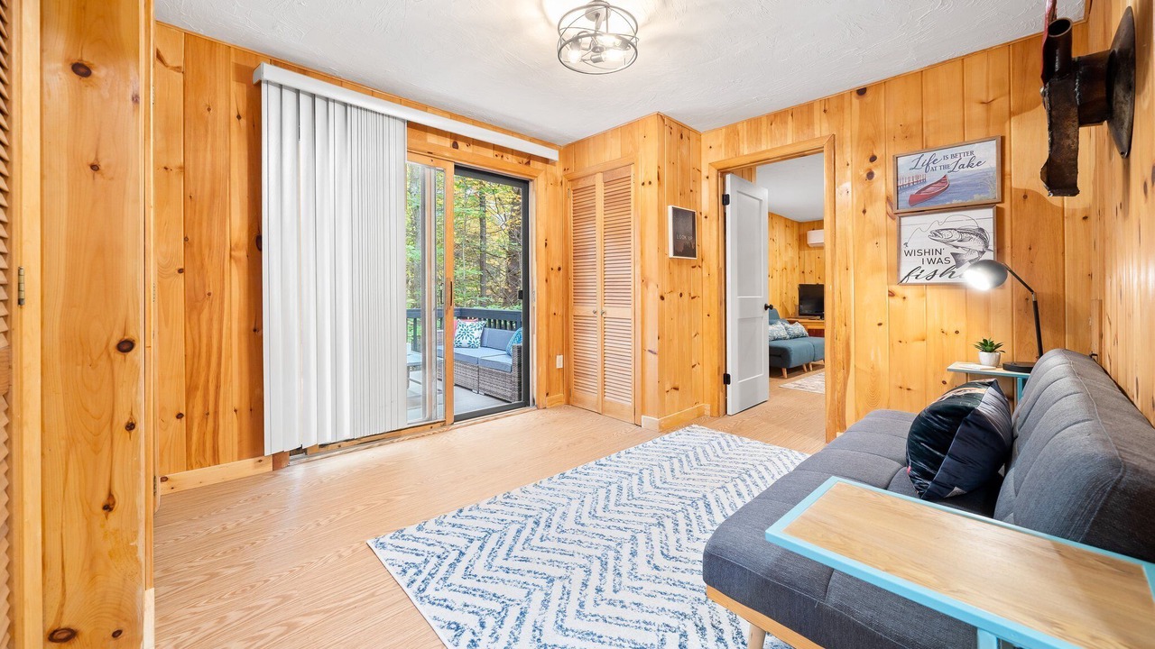 Photo of Livingroom in Meredith