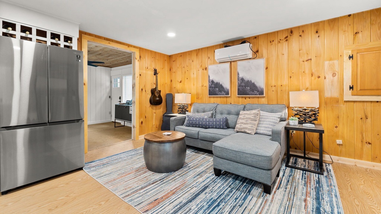 Photo of Livingroom in Meredith