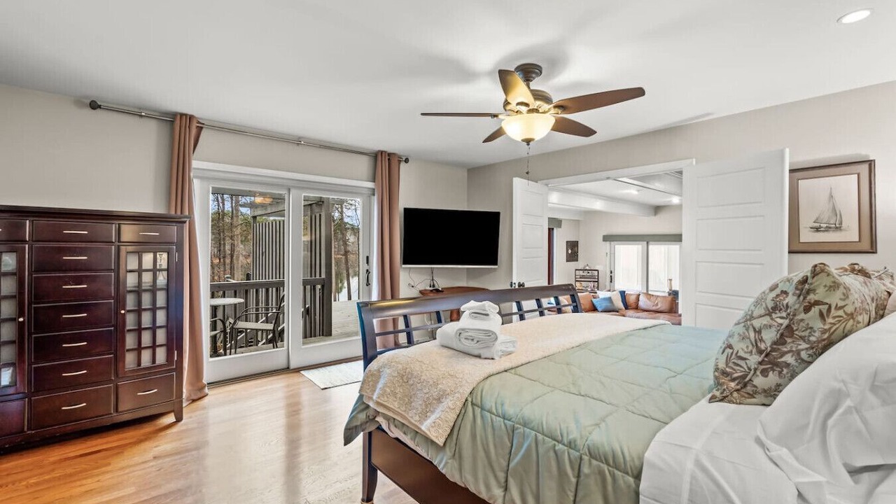 Photo of Bedroom in Jamestown