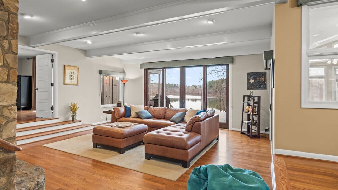 Photo of Livingroom in Jamestown