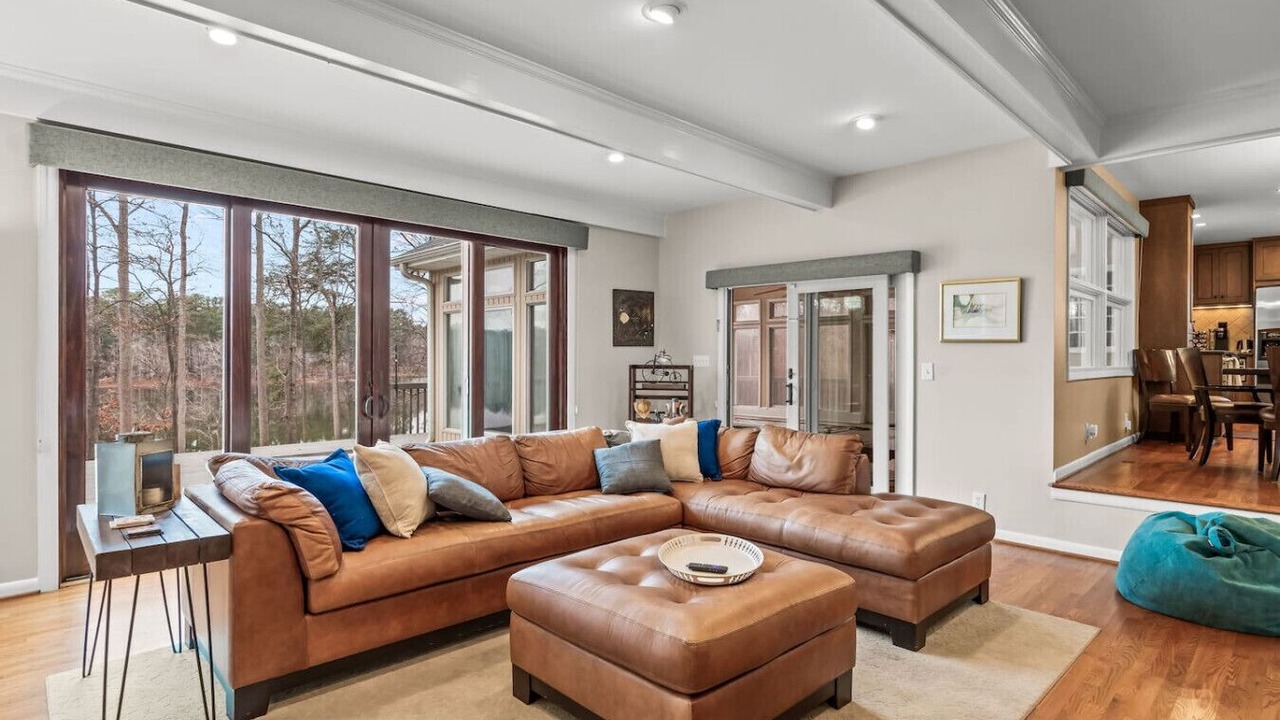 Photo of Livingroom in Jamestown
