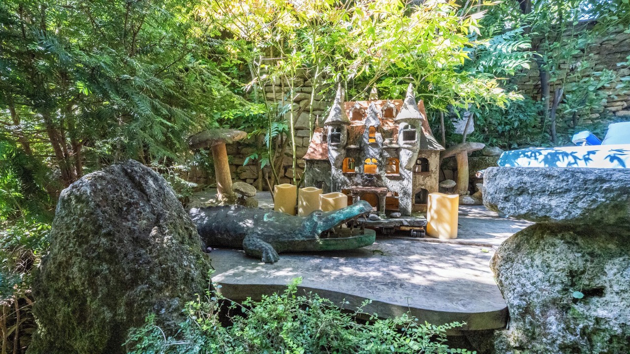 Photo of Others in Goult