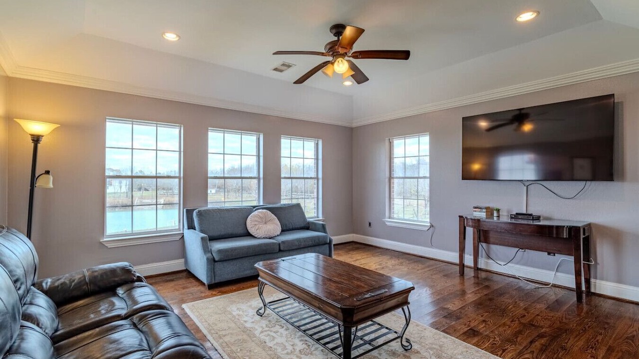 Photo of Livingroom in Iowa Colony