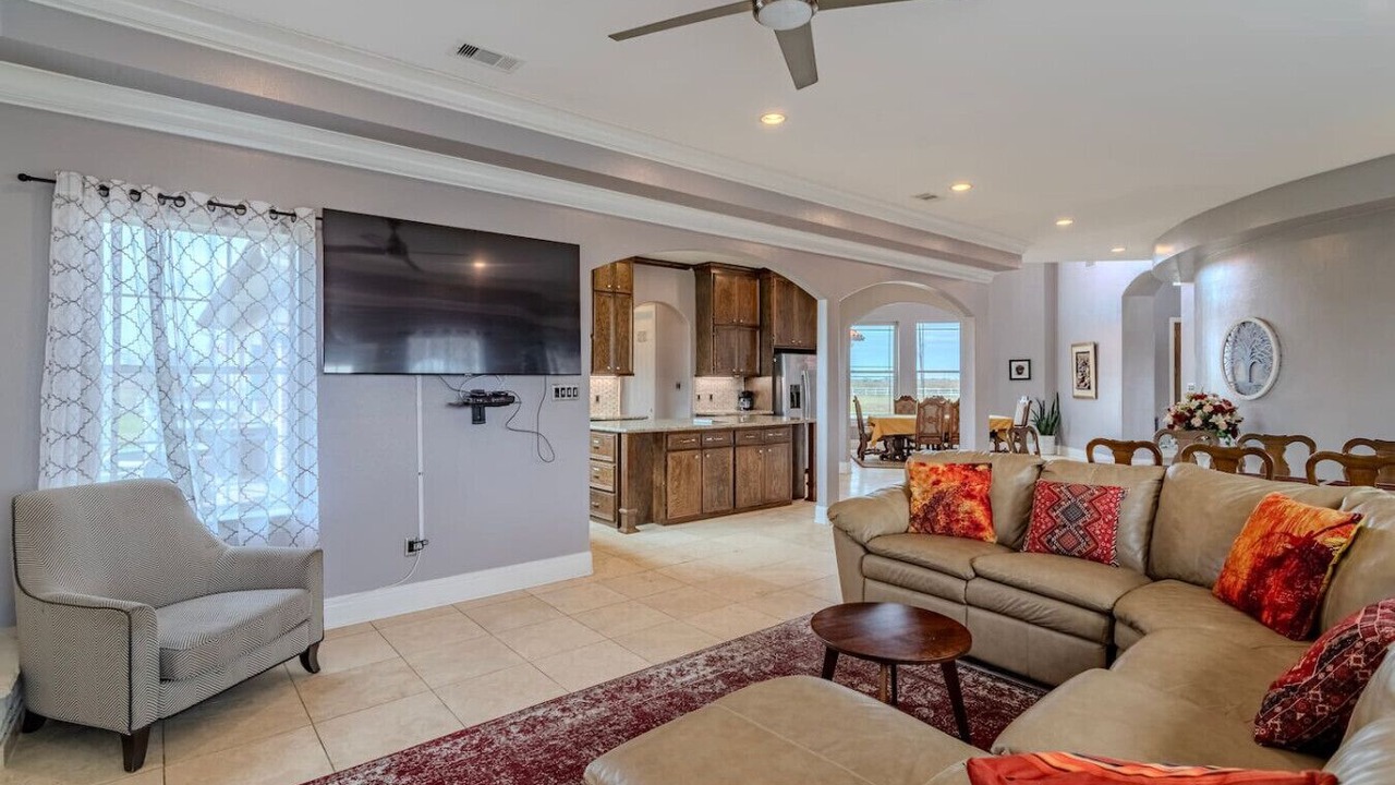 Photo of Livingroom in Iowa Colony