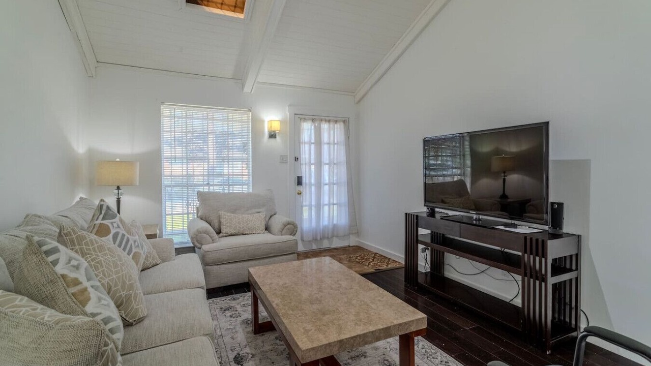 Photo of Livingroom in Memorial