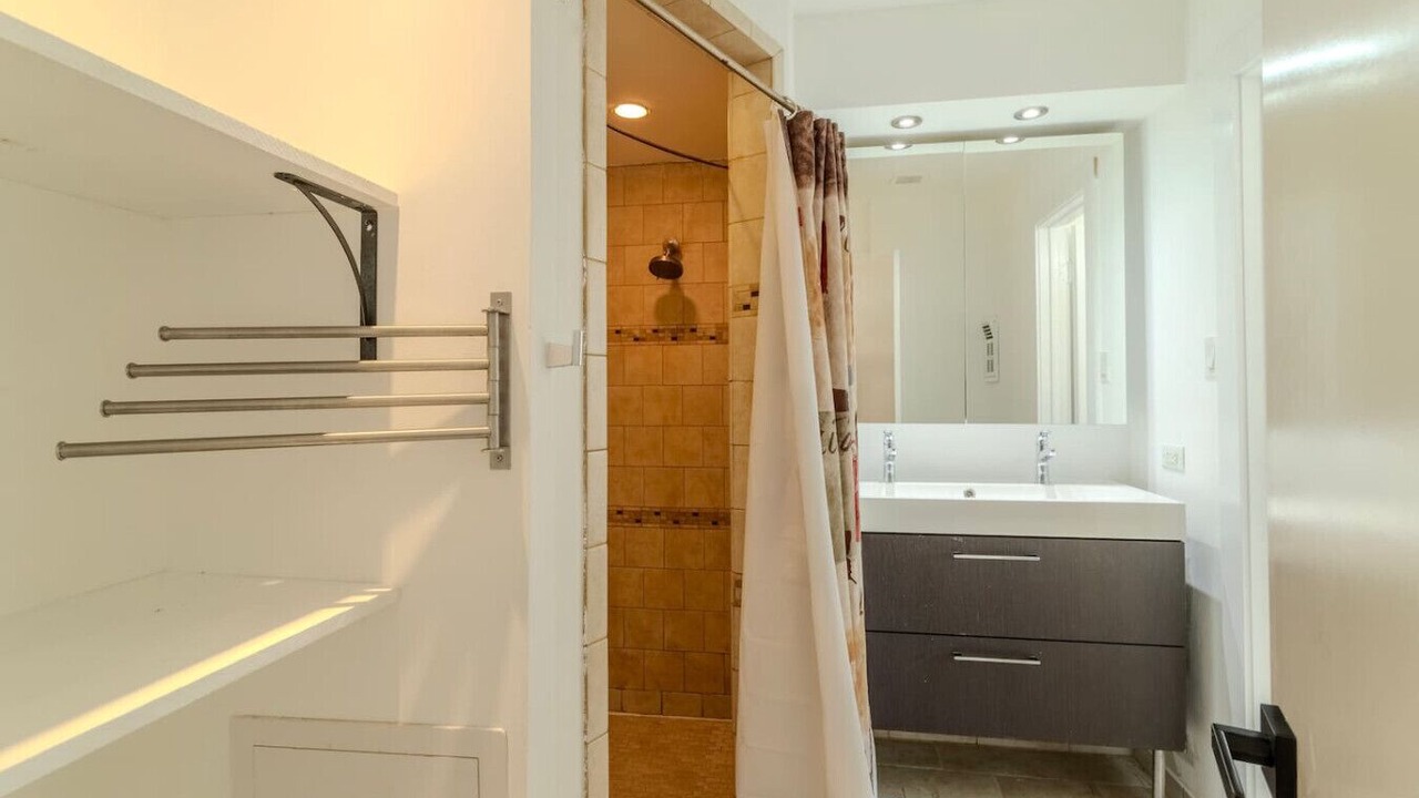 Photo of Bathroom in Memorial