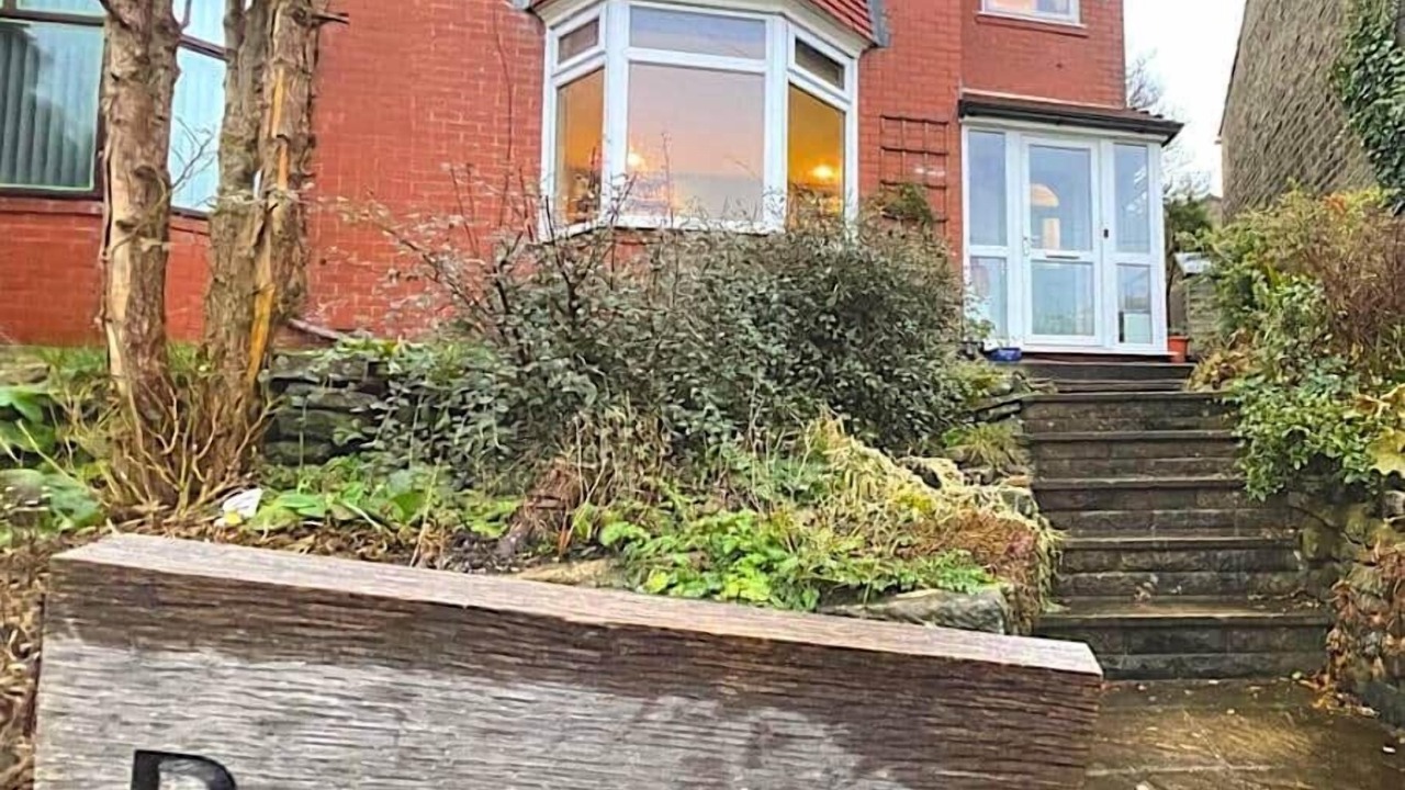 Photo of Outdoor in Padfield