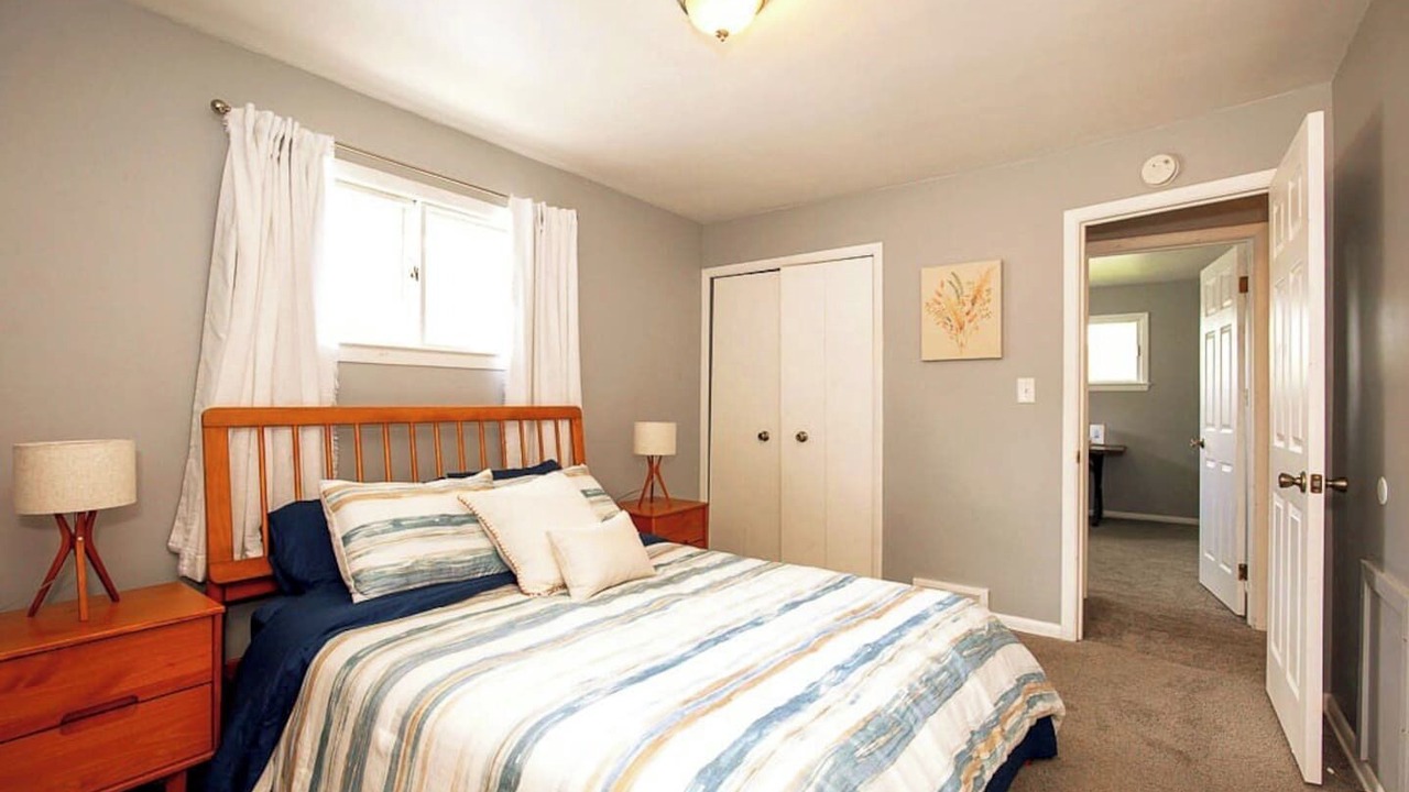Photo of Bedroom in Maple Heights
