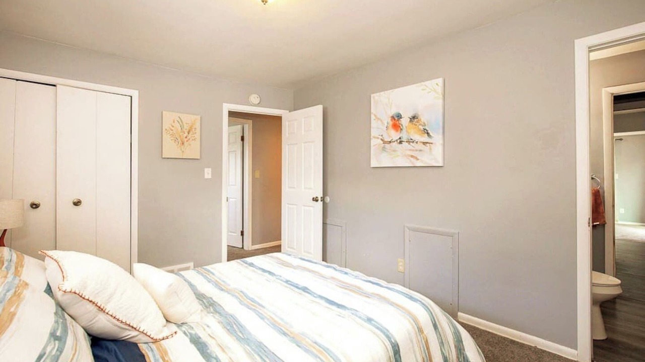 Photo of Bedroom in Maple Heights