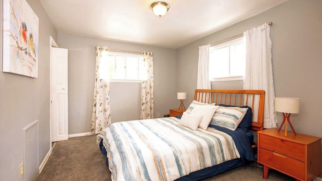 Photo of Bedroom in Maple Heights
