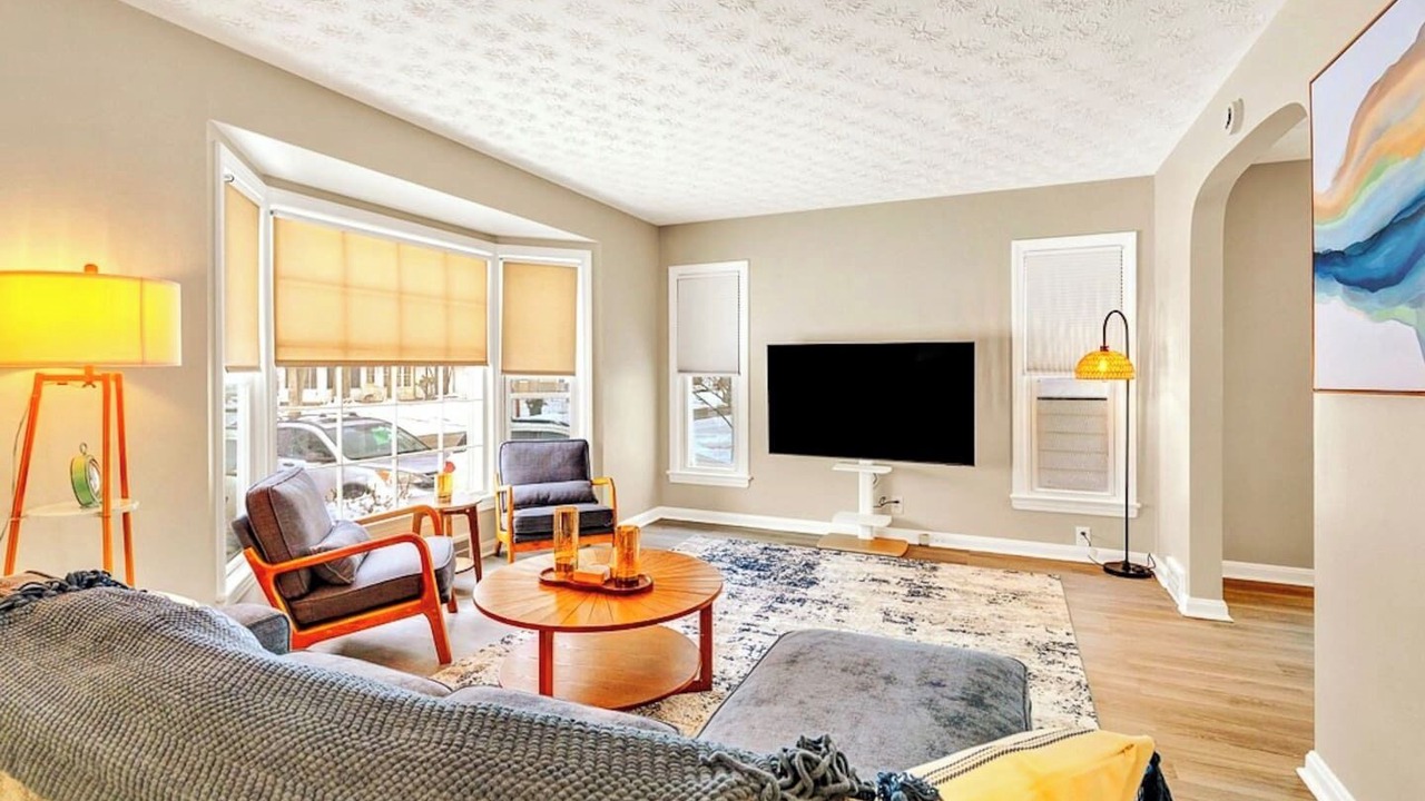 Photo of Livingroom in South Euclid