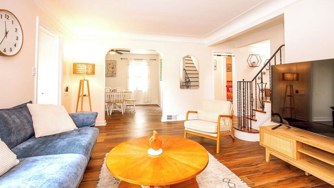 Photo of Livingroom in South Euclid