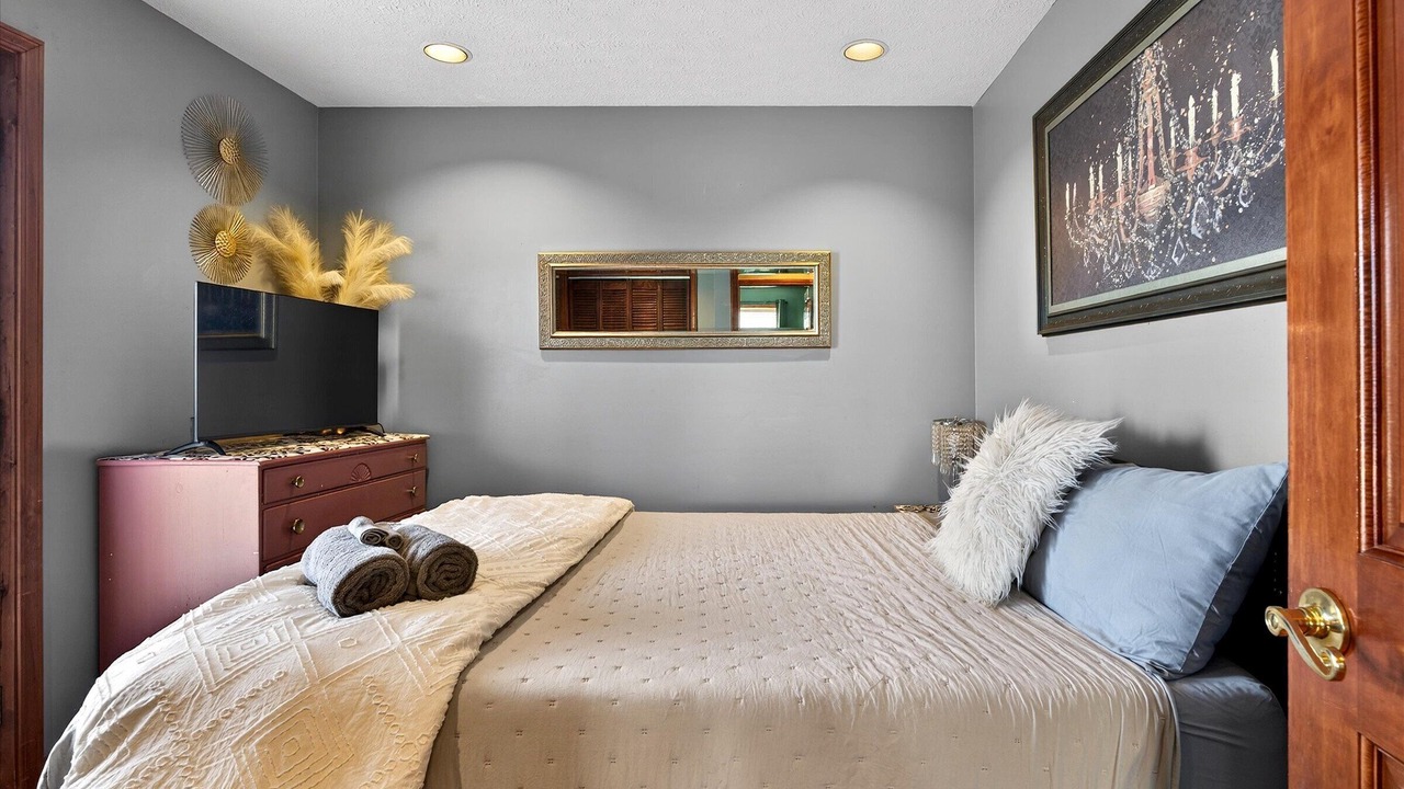 Photo of Bedroom in Utica