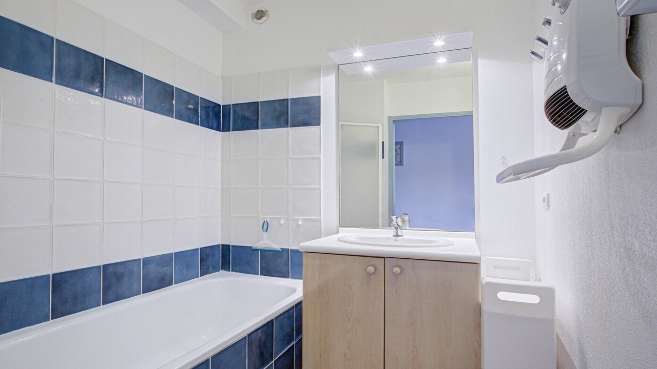 Photo of Bathroom in Homps
