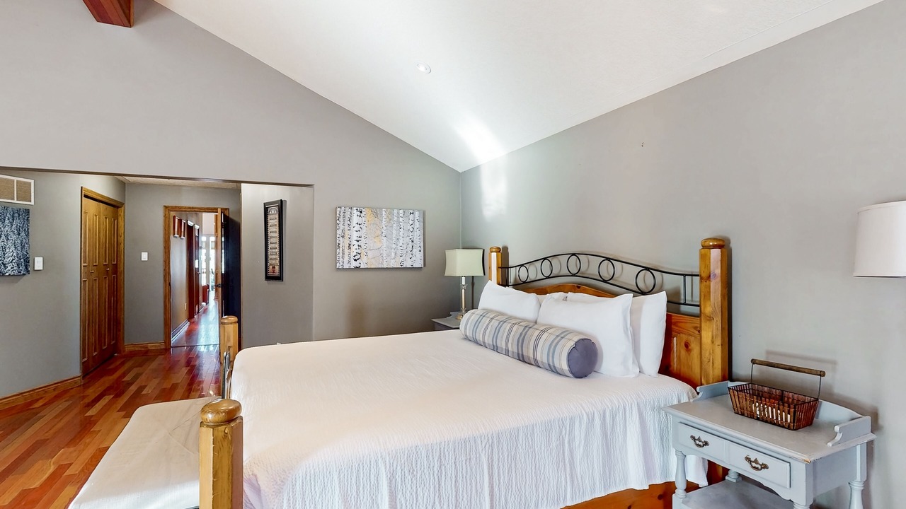 Photo of Bedroom in Wasaga Beach