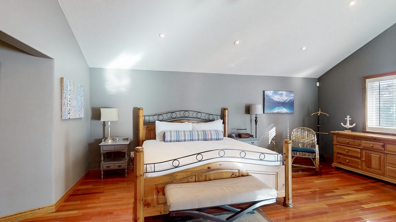 Photo of Bedroom in Wasaga Beach