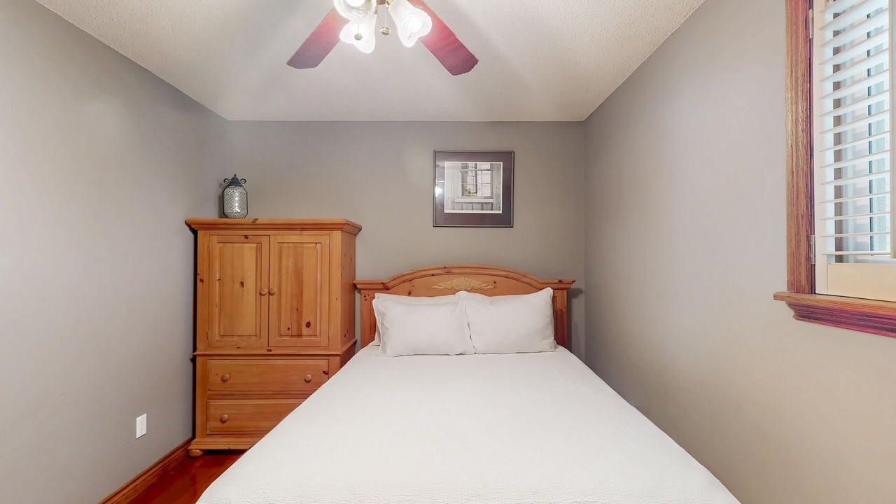 Photo of Bedroom in Wasaga Beach