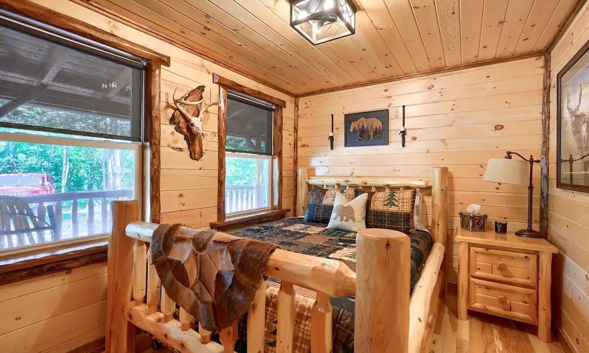 Photo of Bedroom in Nelsonville