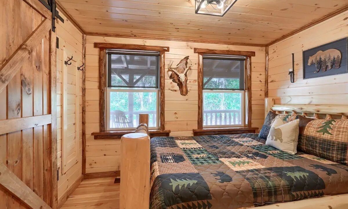 Photo of Bedroom in Nelsonville