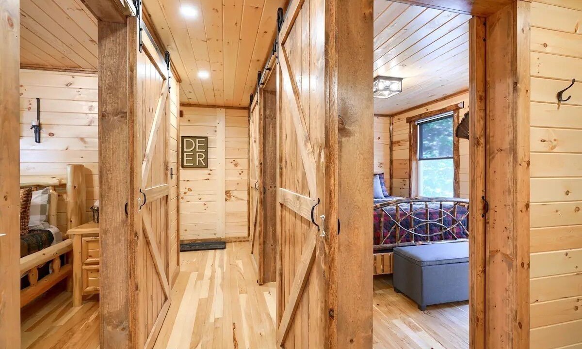 Photo of Bedroom in Nelsonville