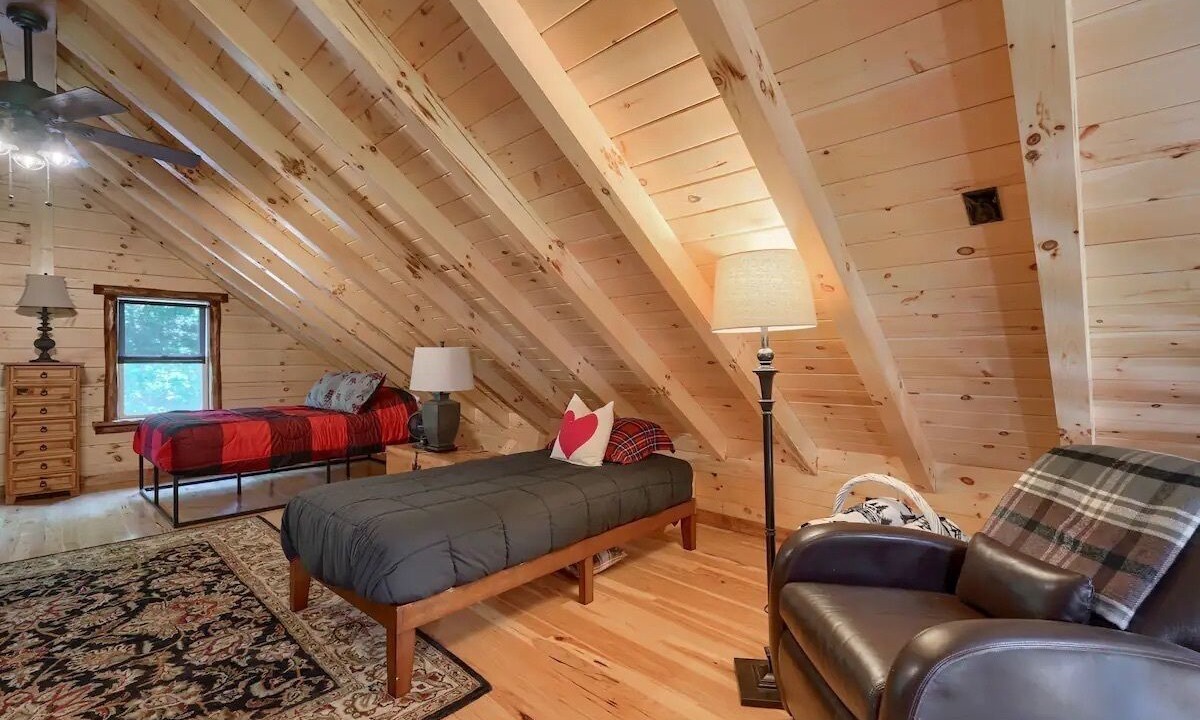 Photo of Bedroom in Nelsonville