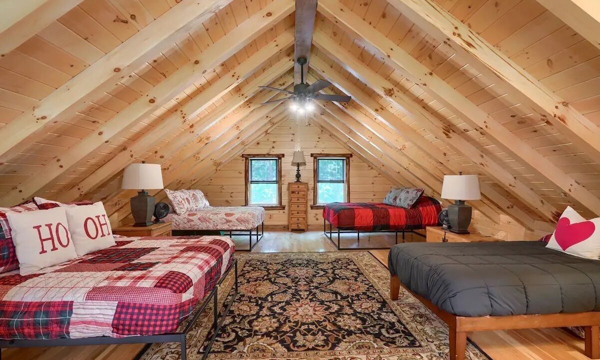 Photo of Bedroom in Nelsonville
