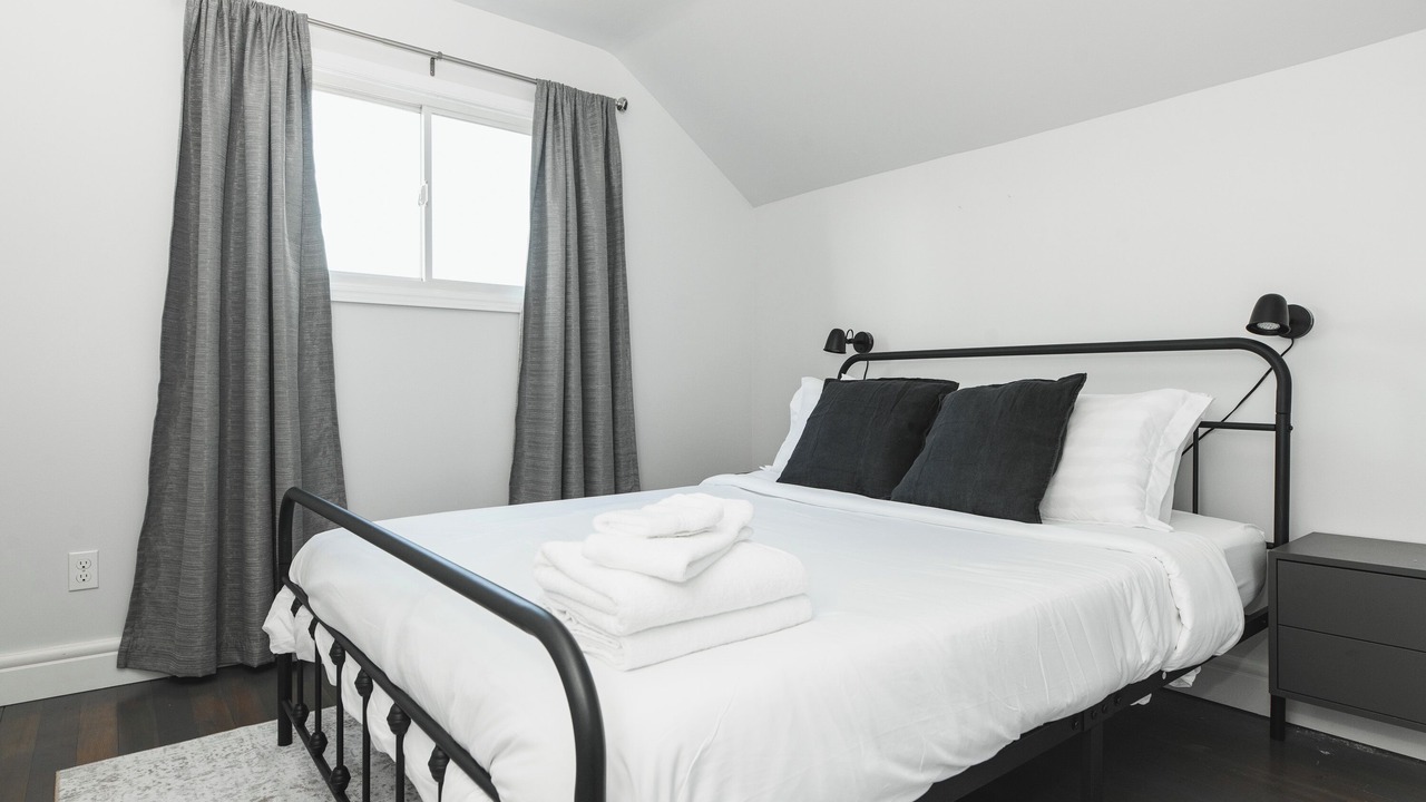 Photo of Bedroom in Sarnia
