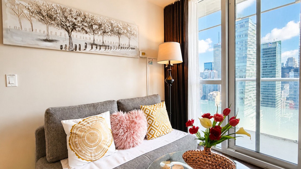 Photo of Livingroom in Toronto Entertainment District