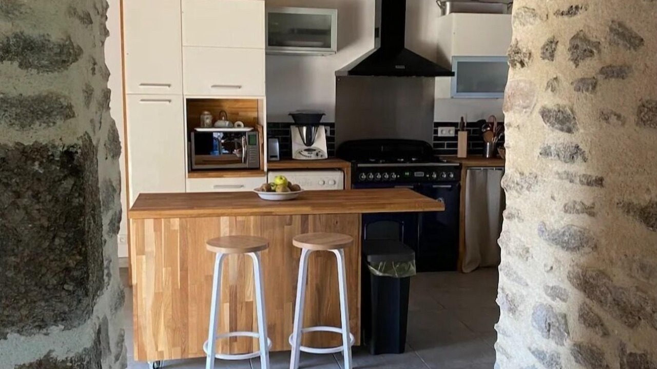 Photo of Kitchen in Saint-Gilles-Pligeaux